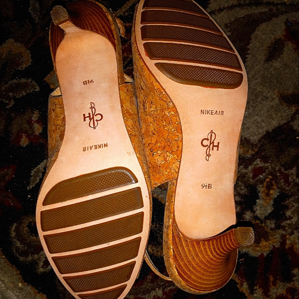 COLE HAAN Cork Open-Toe Stacked Heel Sandals. 9.5 - Picture 4 of 9